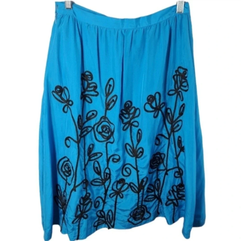 WD-NY A-Line Skirt Size 6 Lagoon Blue & Black 100% Silk Embroidered Floral Print